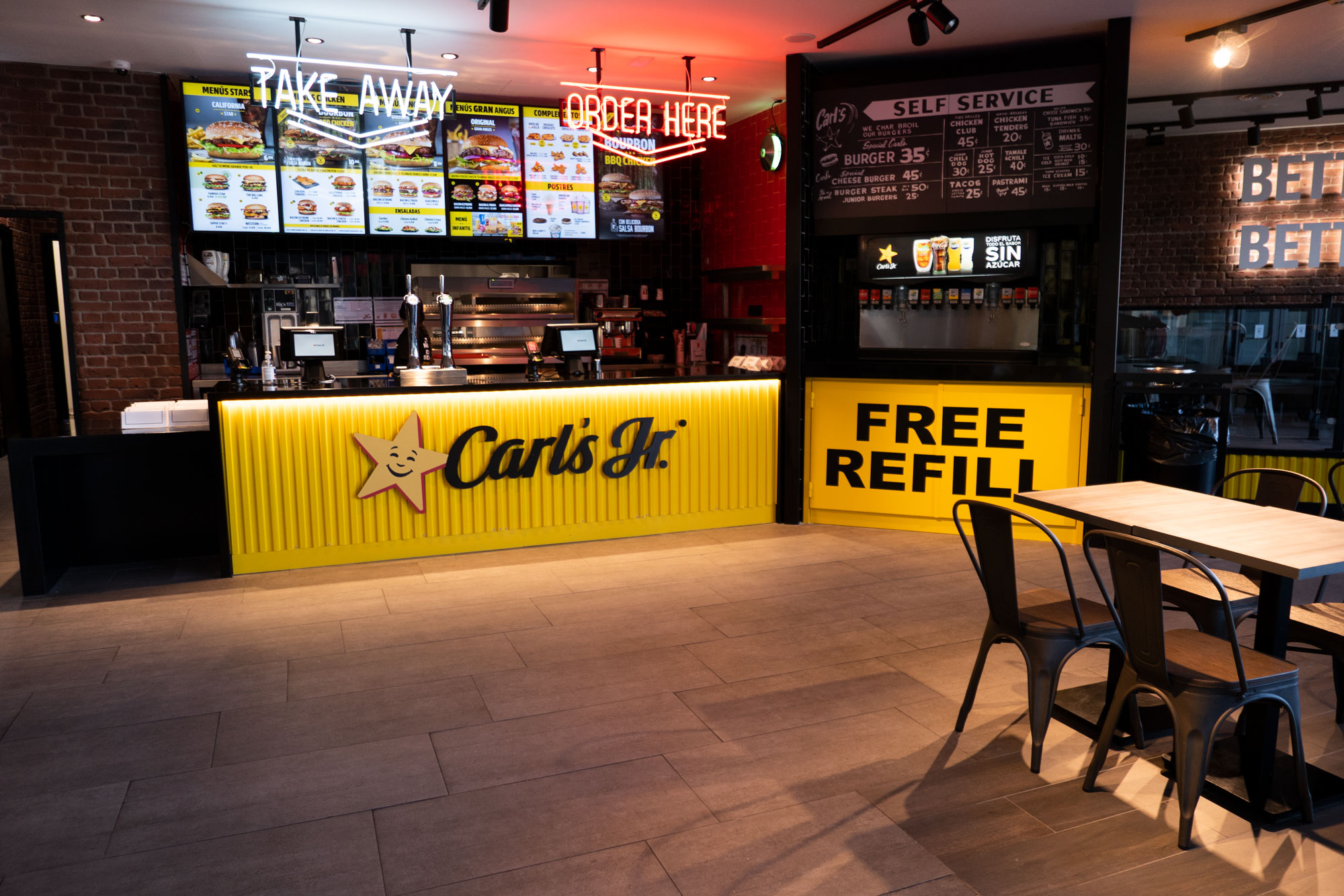 Inaugurado un nuevo Carl´s Junior en Zaragoza.